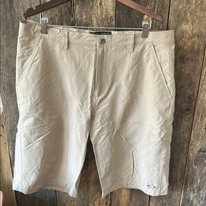 Oakley Men's Tan Shorts